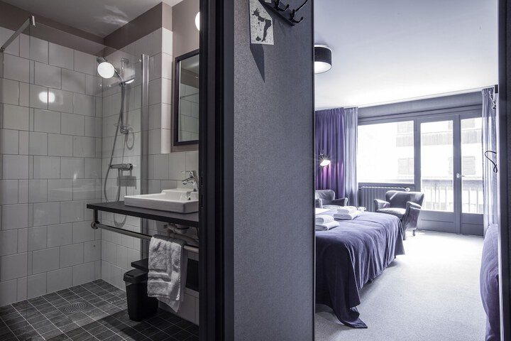 Room 86 of 191