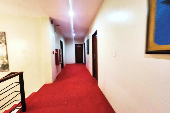Ballroom/Hall 38 of 43