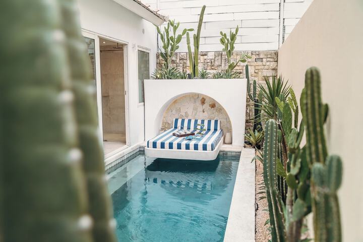 Pools & Facilities
