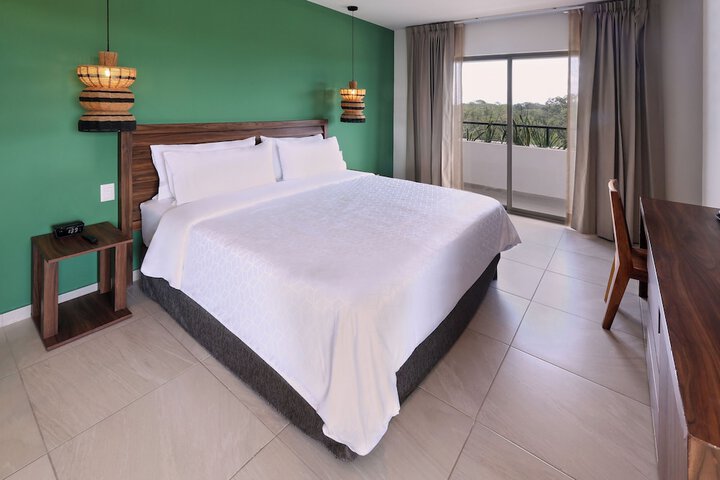 Room 3 of 34