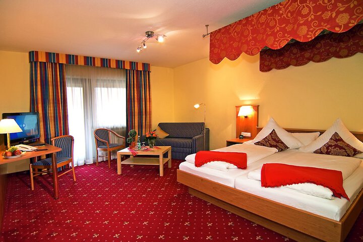 Room 5 of 28