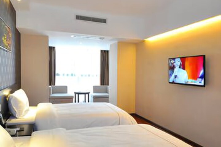 Room 8 of 8