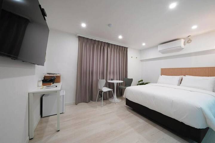 Room 8 of 41