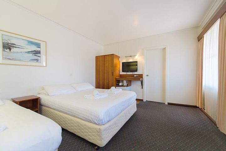 Room 7 of 19