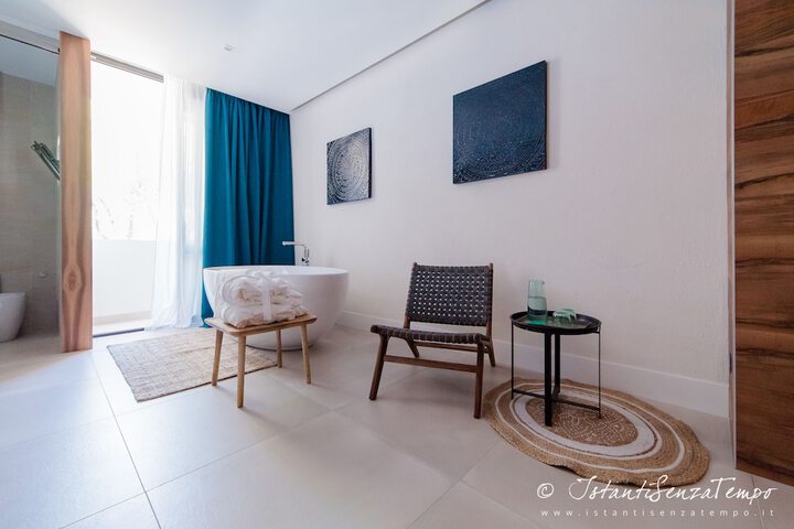 Room 15 of 104