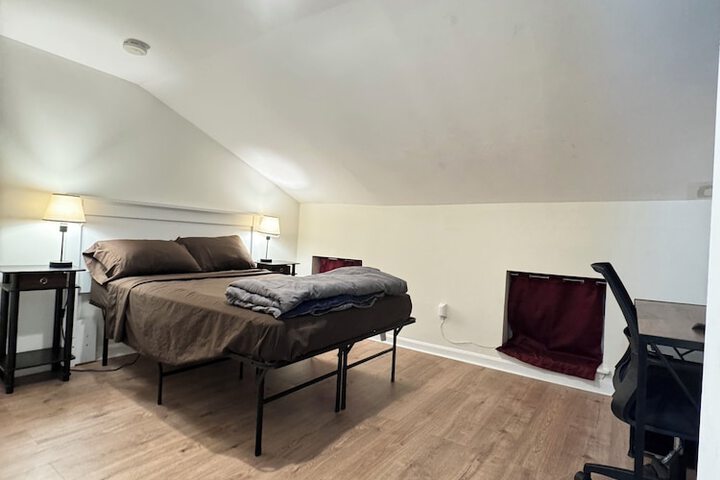 Room 3 of 24