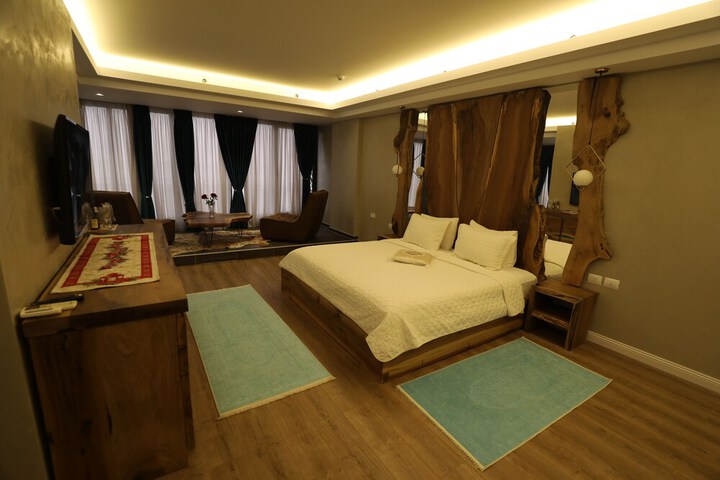 Room 46 of 86