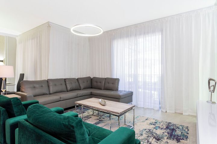 Room 15 of 65