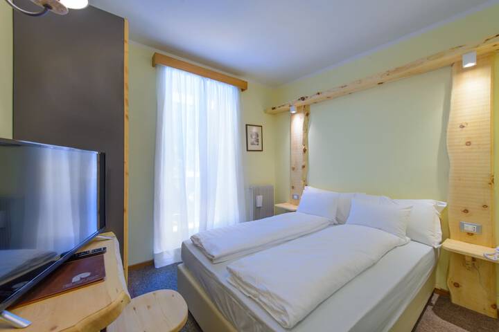 Room 16 of 39