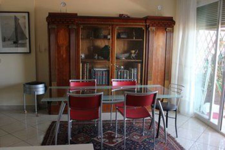 Room 25 of 28