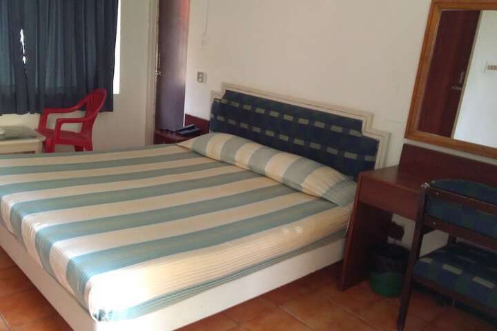 Room 5 of 20