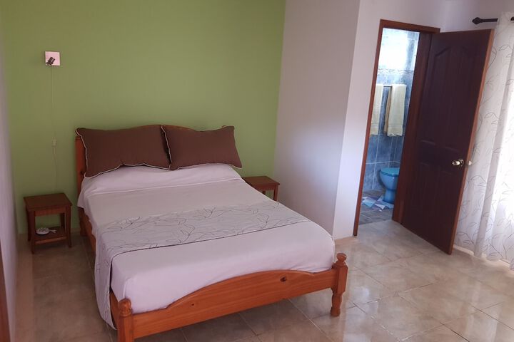 Room 6 of 32