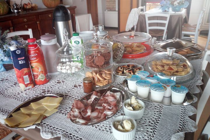 Breakfast/Coffee Service 27 of 43