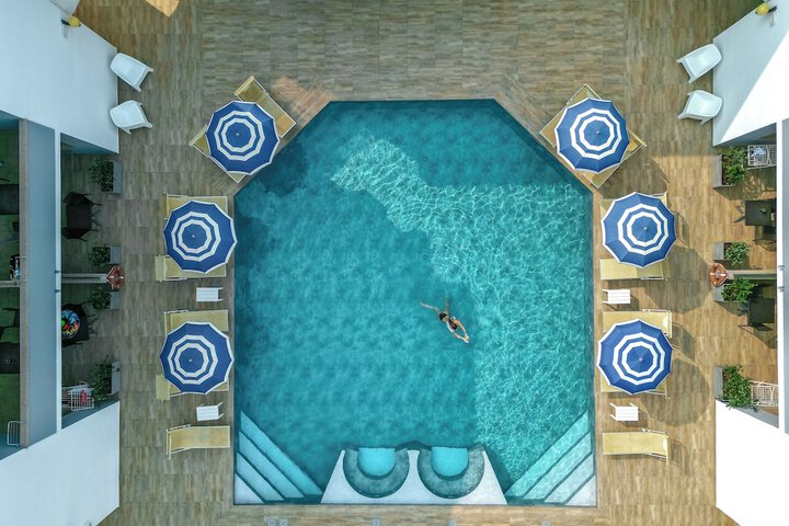 Pool 95 of 114