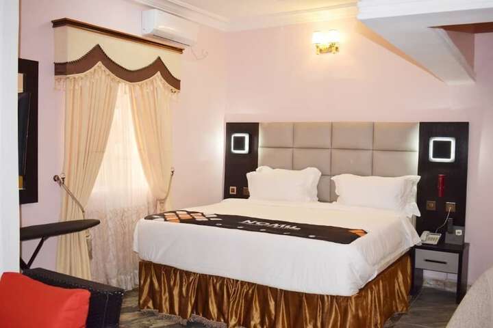 Room 5 of 13