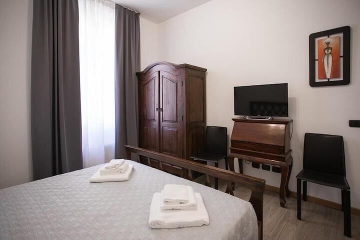Room 6 of 25