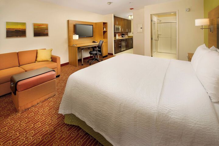 Room 8 of 28