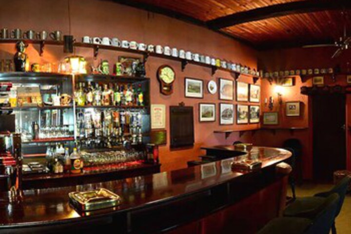 Lounge 4 of 52