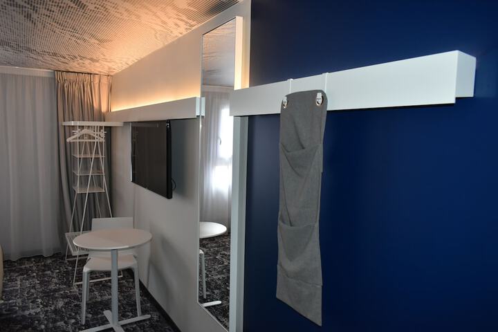 Room 7 of 66