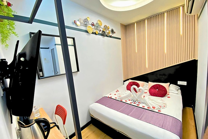 Room 20 of 37