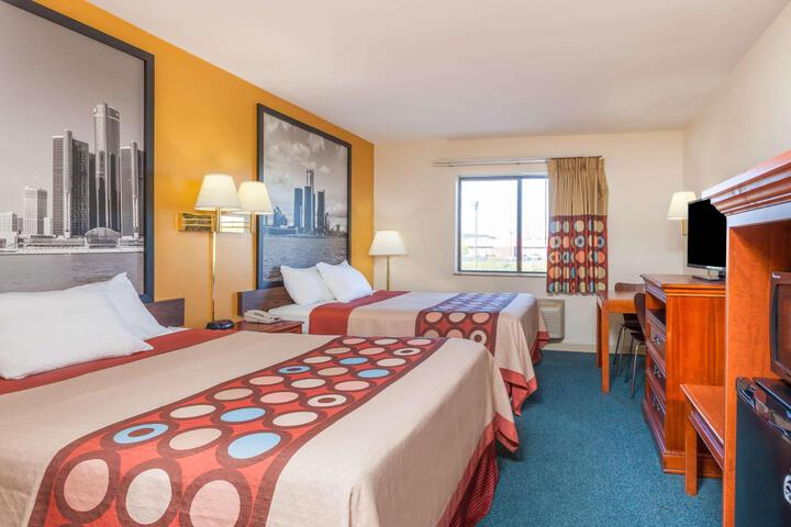1 Queen Bed Accessible Room (10 of 13)