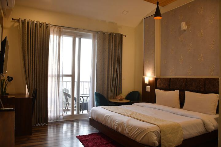 Room 28 of 54