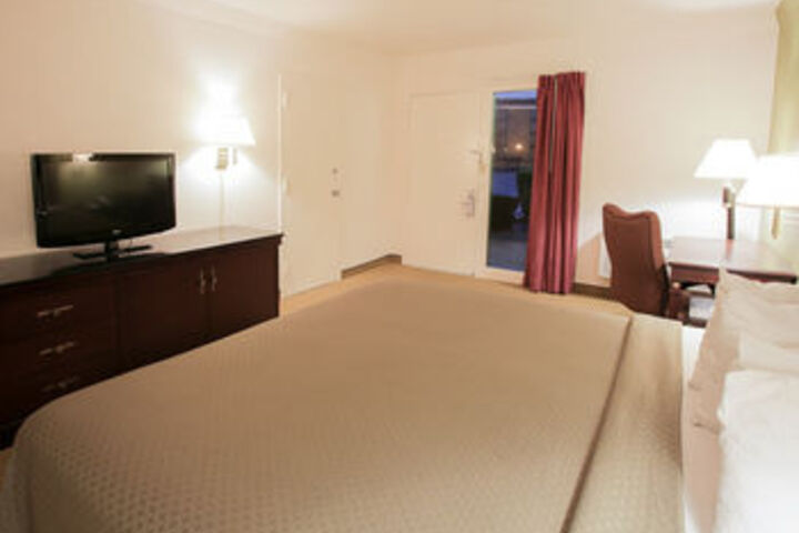 Room 11 of 24