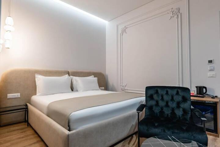 Room 14 of 189
