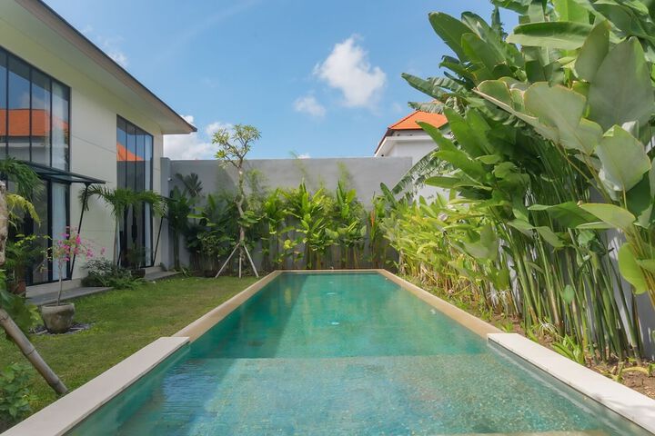 Pool 49 of 65