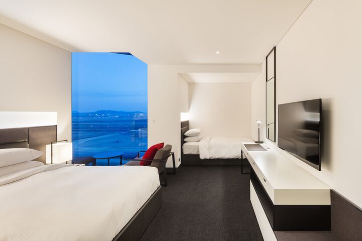 Room 10 of 61