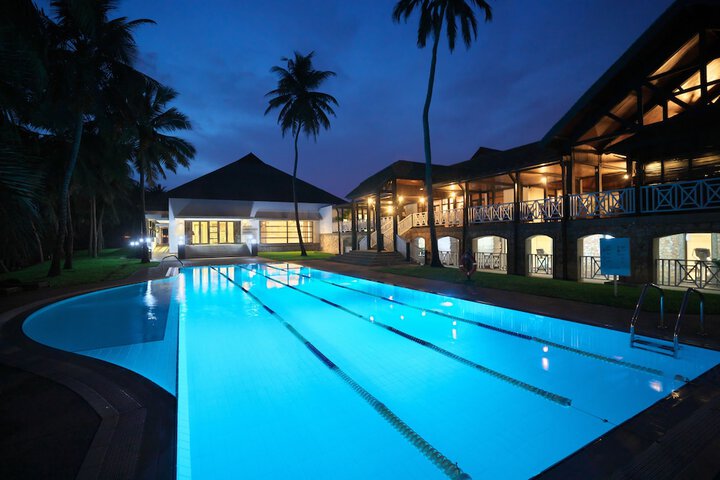 Pool 114 of 261