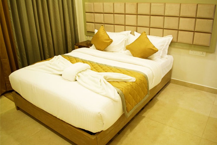 Room 9 of 19