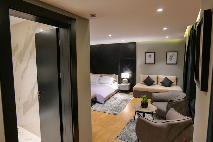 Room 35 of 201