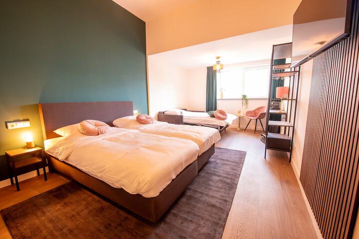 Room 9 of 29