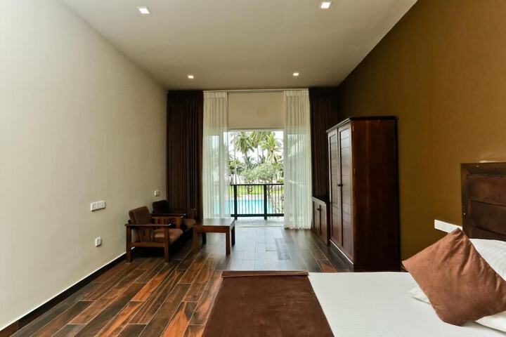Room 5 of 43