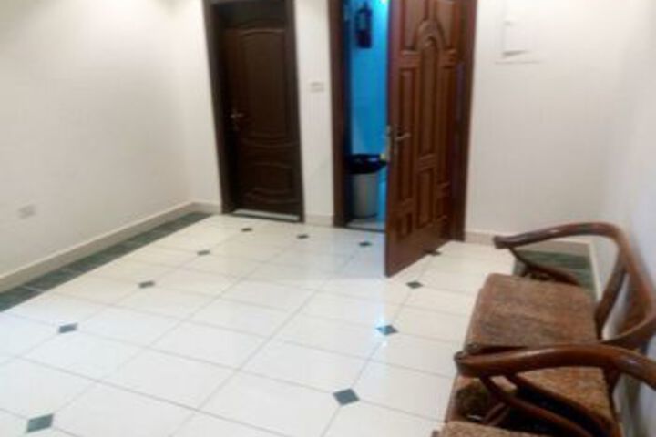 Room 7 of 12