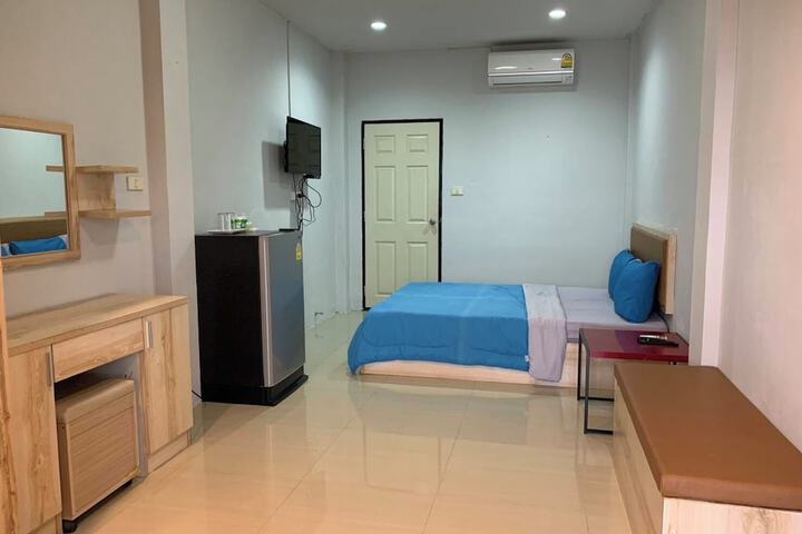 Room 21 of 195