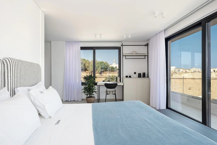Room 32 of 70