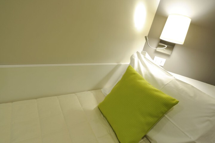 Room 15 of 30