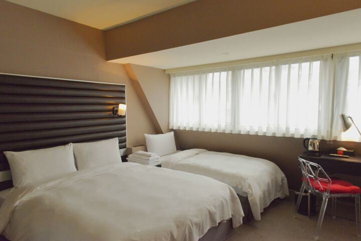 Room 21 of 41