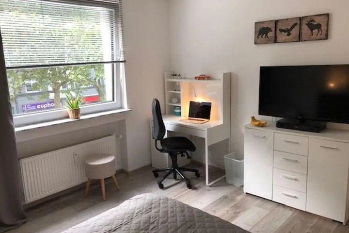 Room 2 of 9