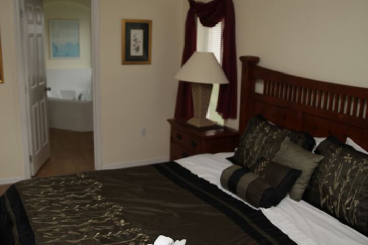Room 4 of 25