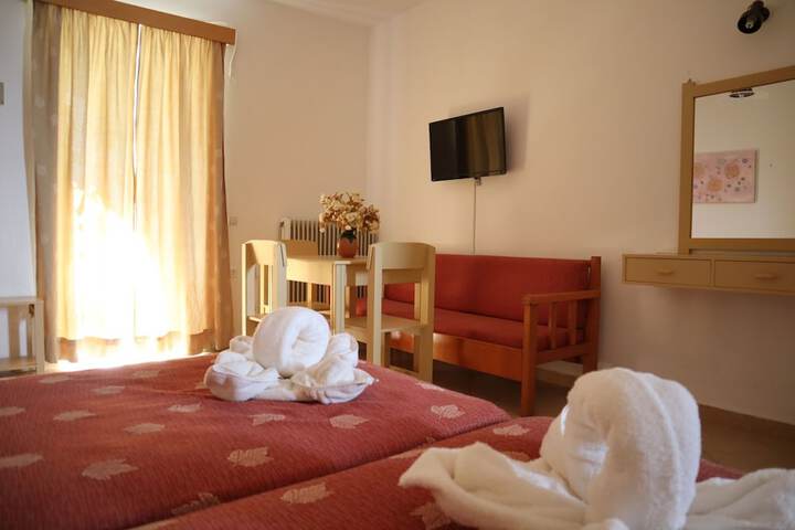Room 6 of 27