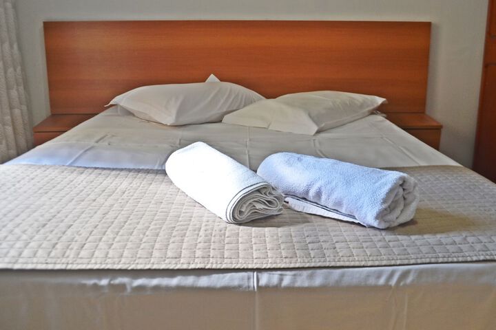 Room 6 of 30