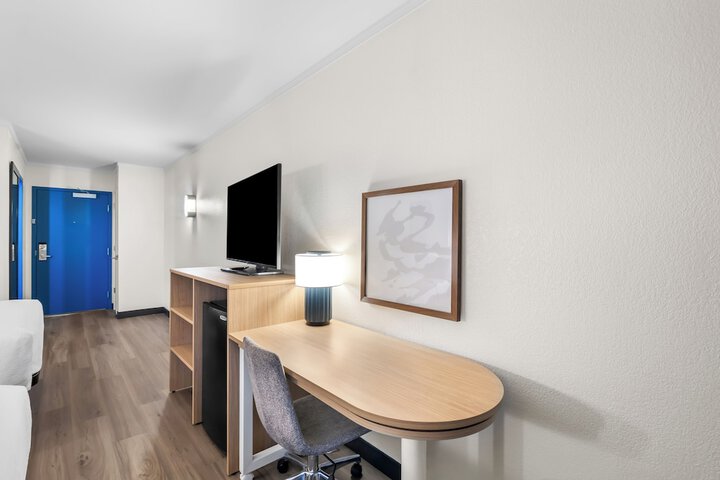 Room 21 of 43