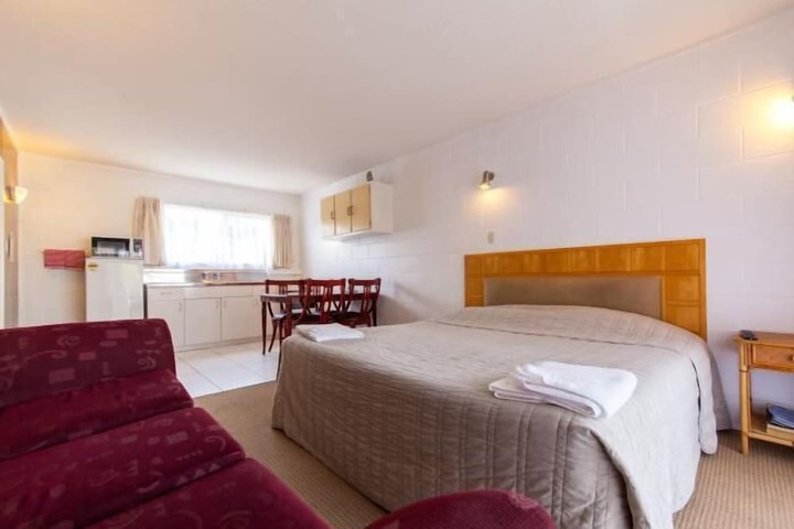 Sunset Lodge Motel