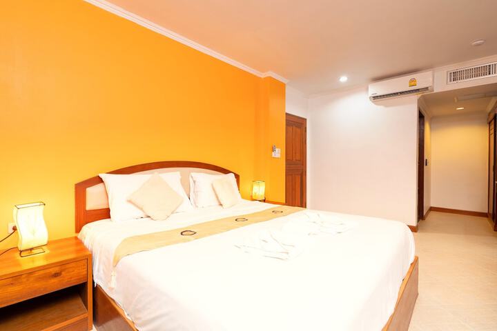 Room 8 of 164