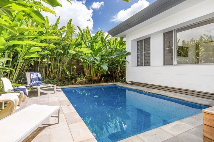 Pool 17 of 25