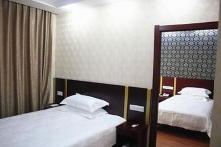 Room 16 of 44