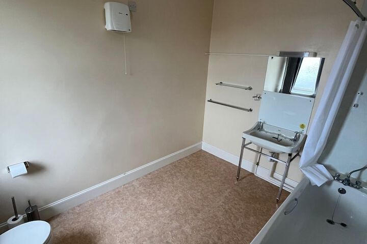 Room 93 of 132
